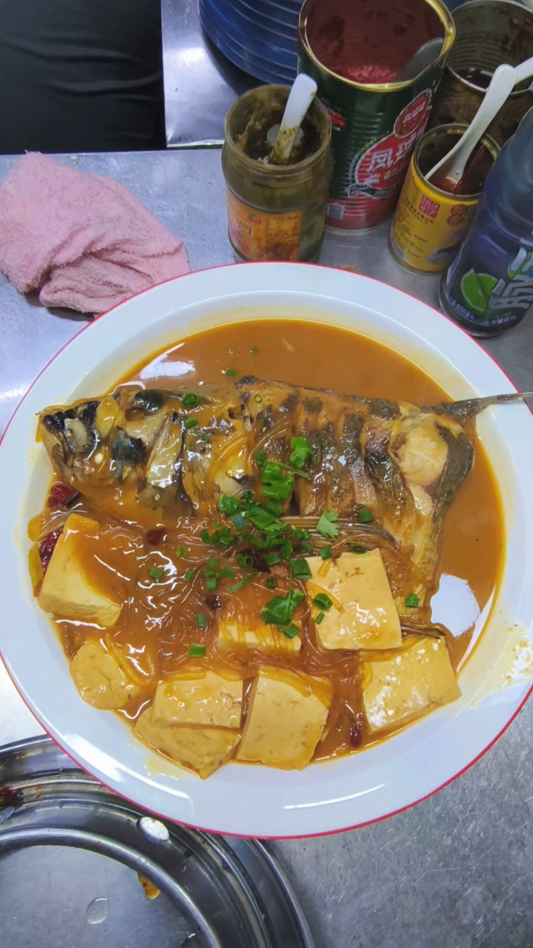鱼头炖豆腐