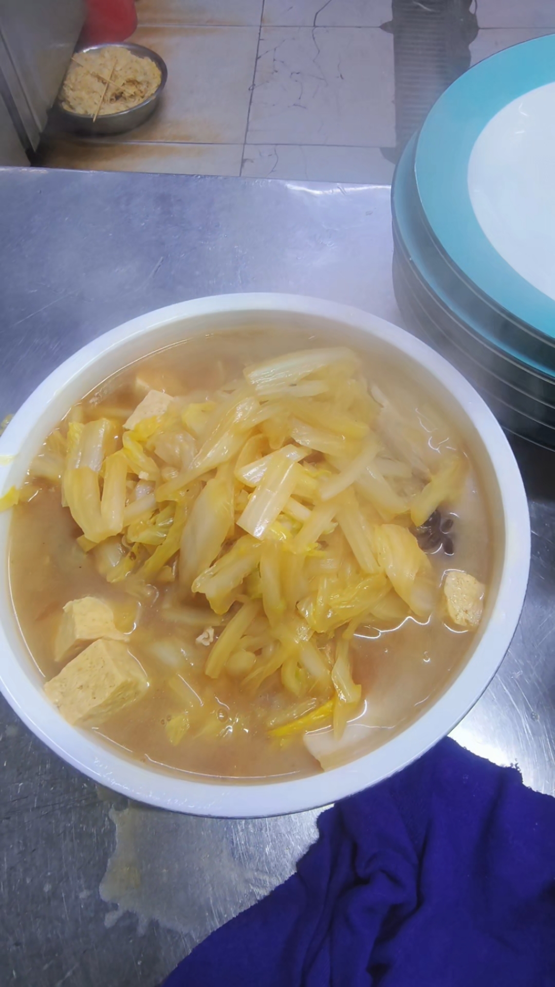 五花肉炖白菜豆腐