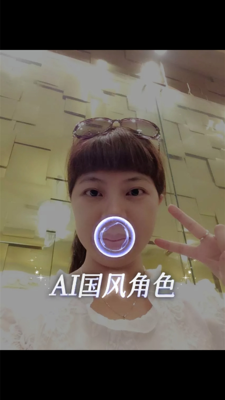 这张照片的脸肥嘟嘟的。