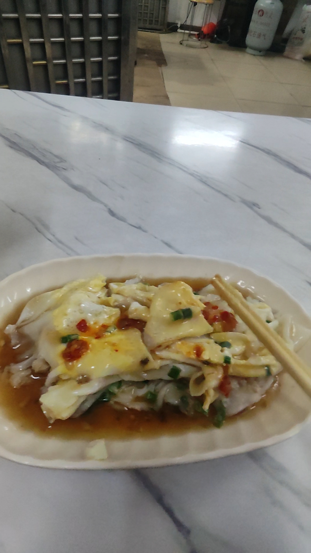 广东东莞，3点钟的夜宵，一个人吃了10块钱，贵不贵？