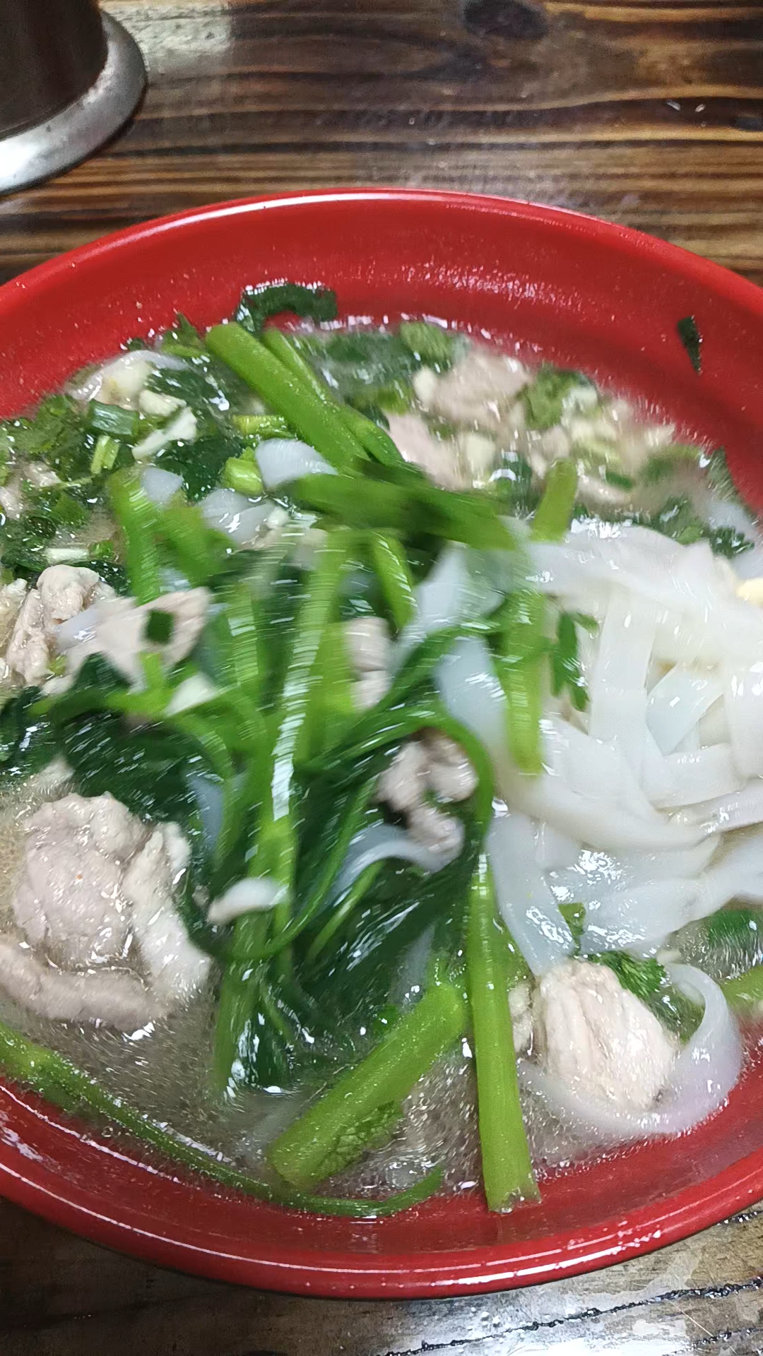 简单的生活,简单的晚餐!一碗鲜肉粉