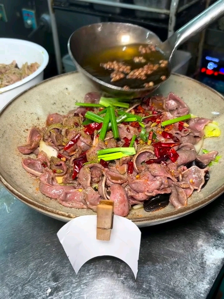 街边的水煮鸭胫，我不允许还有人没吃过