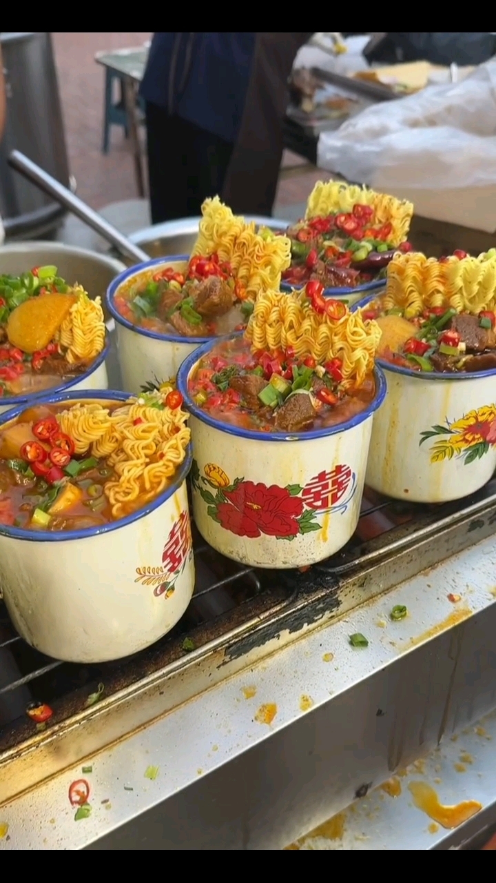 街头美食,好吃到舔盘淮南缸缸牛肉面,这谁能想到呢