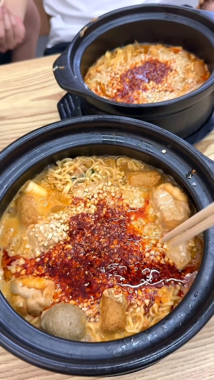 如果幸福是碗麻辣烫,那有人陪就是超级加倍!