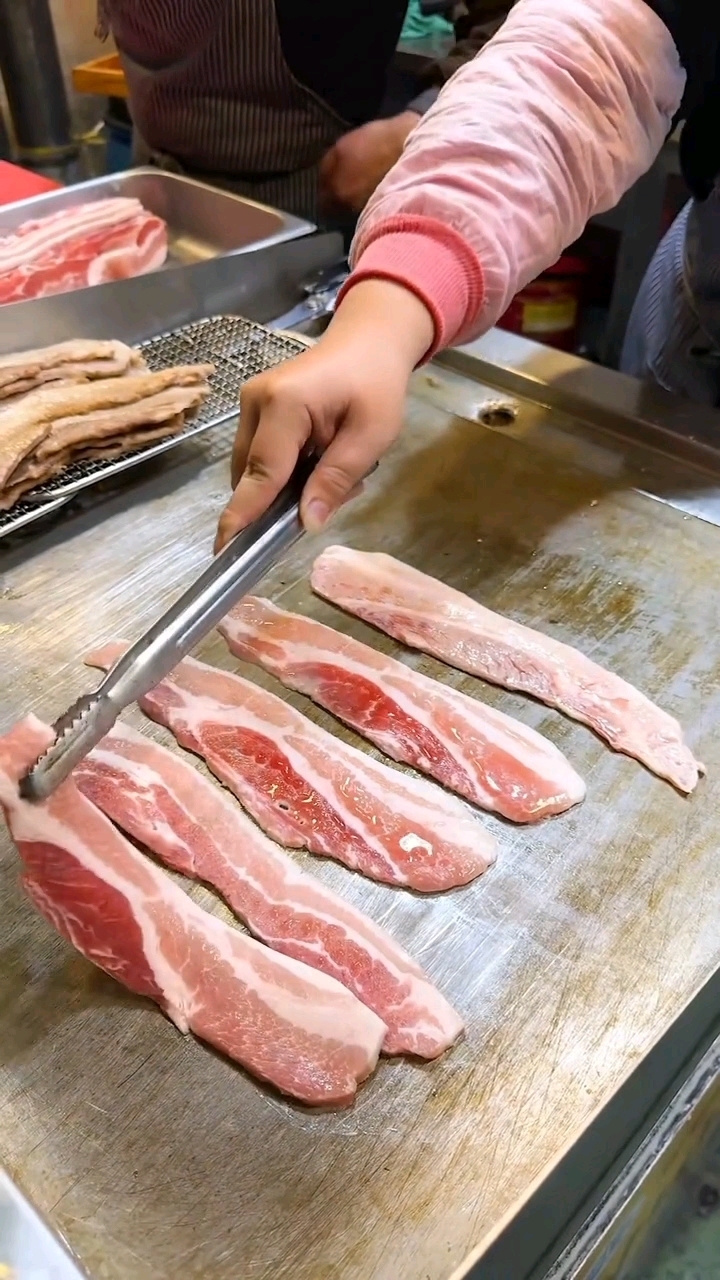 五花肉紫菜包饭,紫菜卷饭,街头小吃