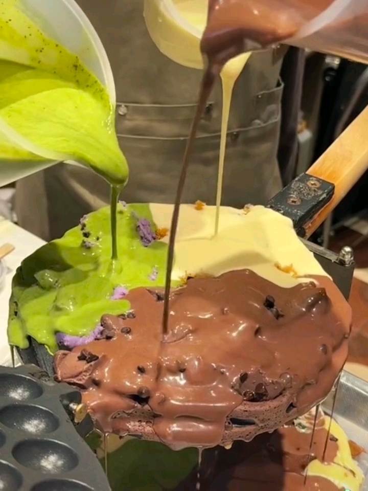 一起吃遍所有口味的鸡蛋仔