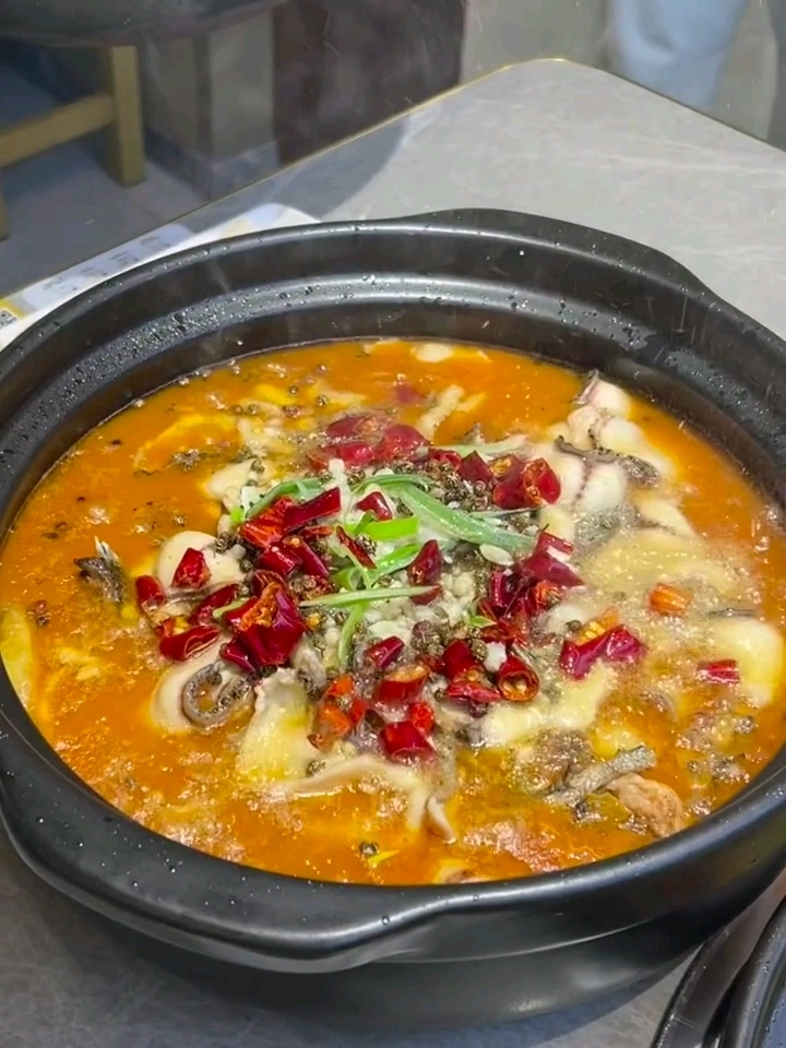 盐城真正好吃的酸菜鱼店!鱼汤泡饭太好吃了!