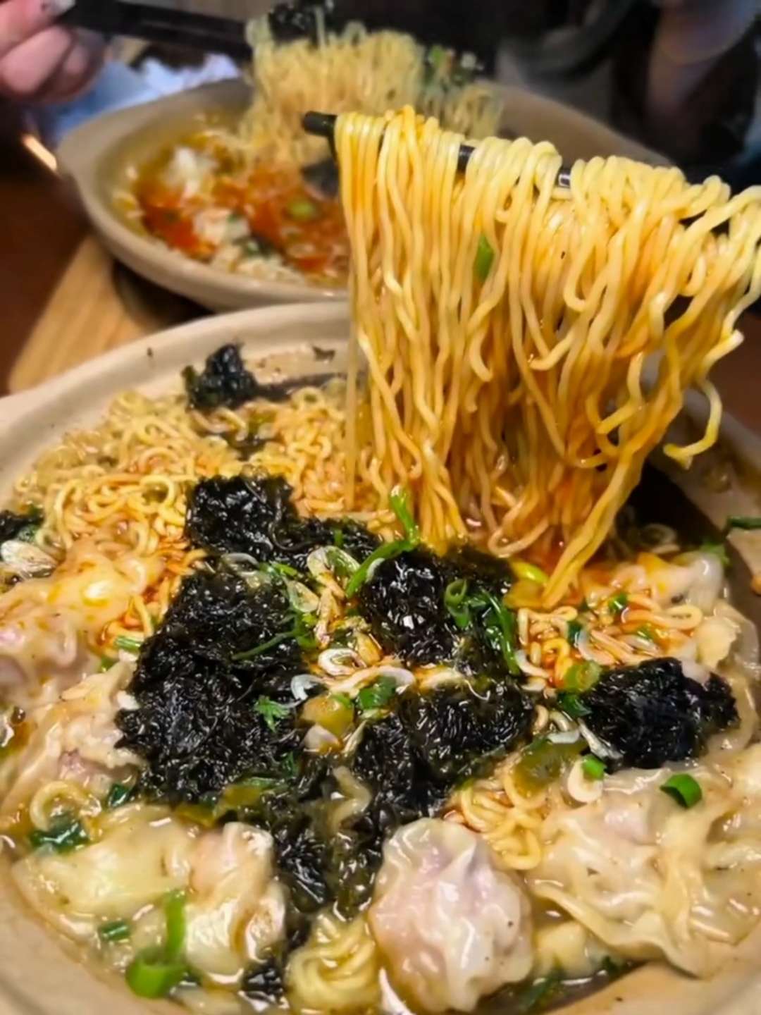 降温了来一碗热气腾腾的馄饨面吧!