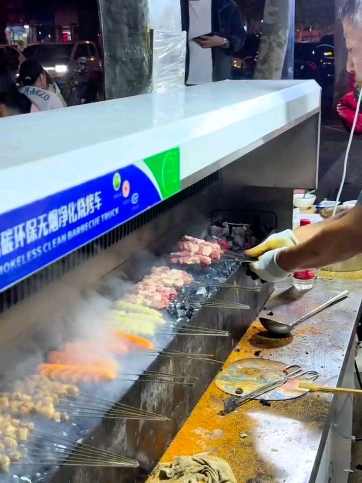 江苏盐城!二中门口的徐州烤肉筋,你们都吃过了吗