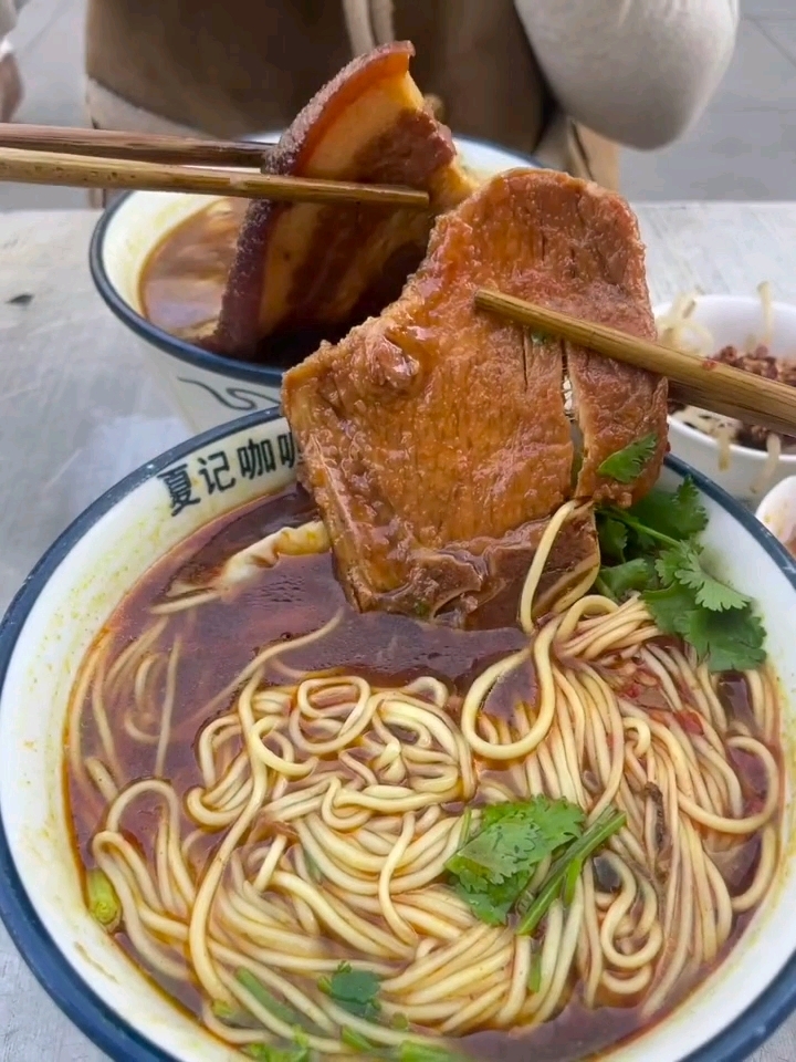宿迁还有谁没有吃过他们家的咖喱牛肉面呢!