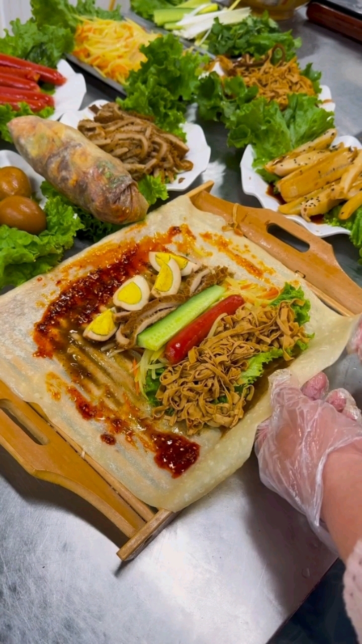 卤肉卷饼特色小吃