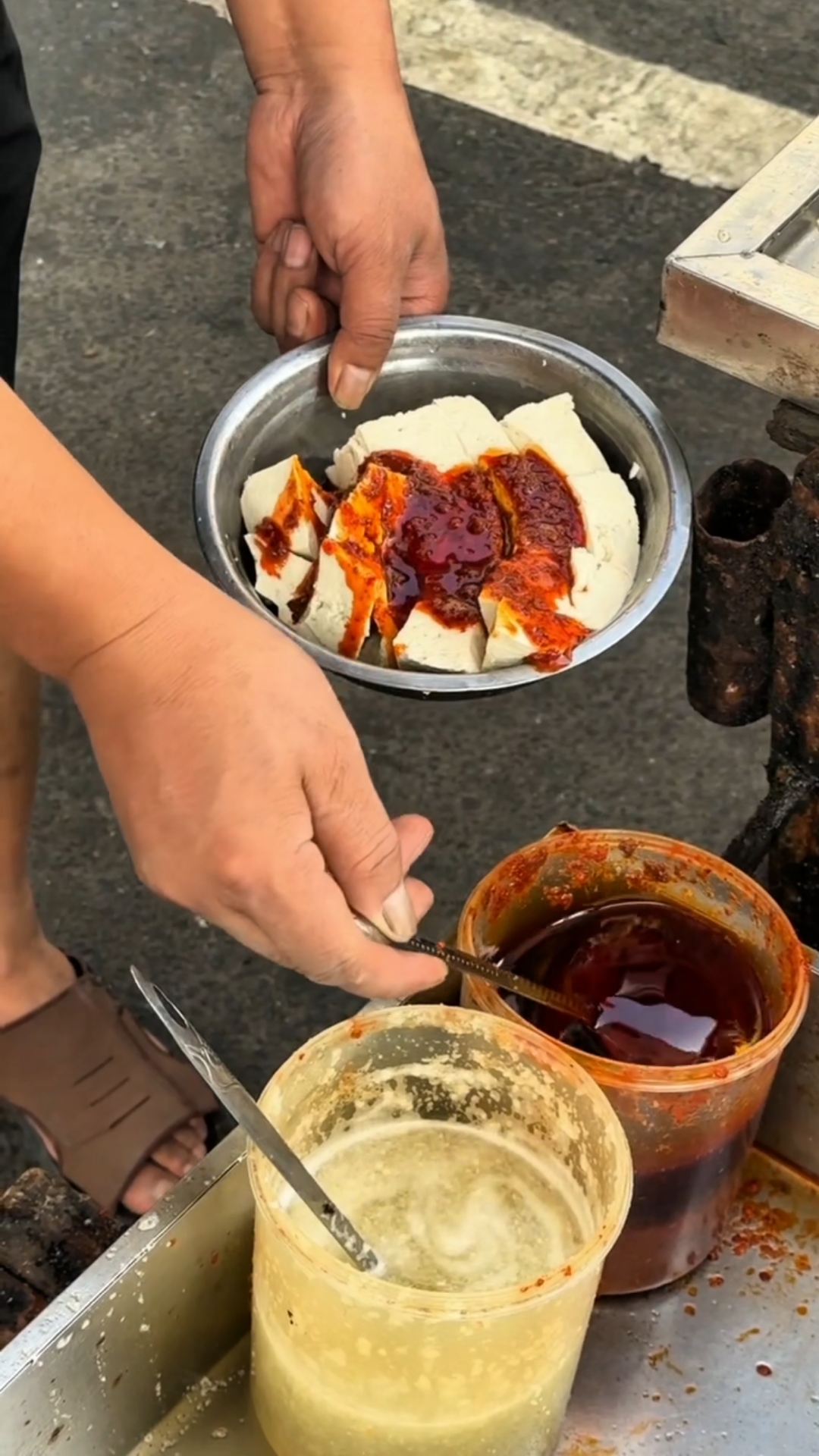 睢宁热豆腐,3元一盘,最后加3大勺辣椒油,辣的过瘾!