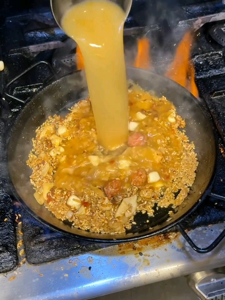 师傅说:他们家海鲜饭不是预制菜