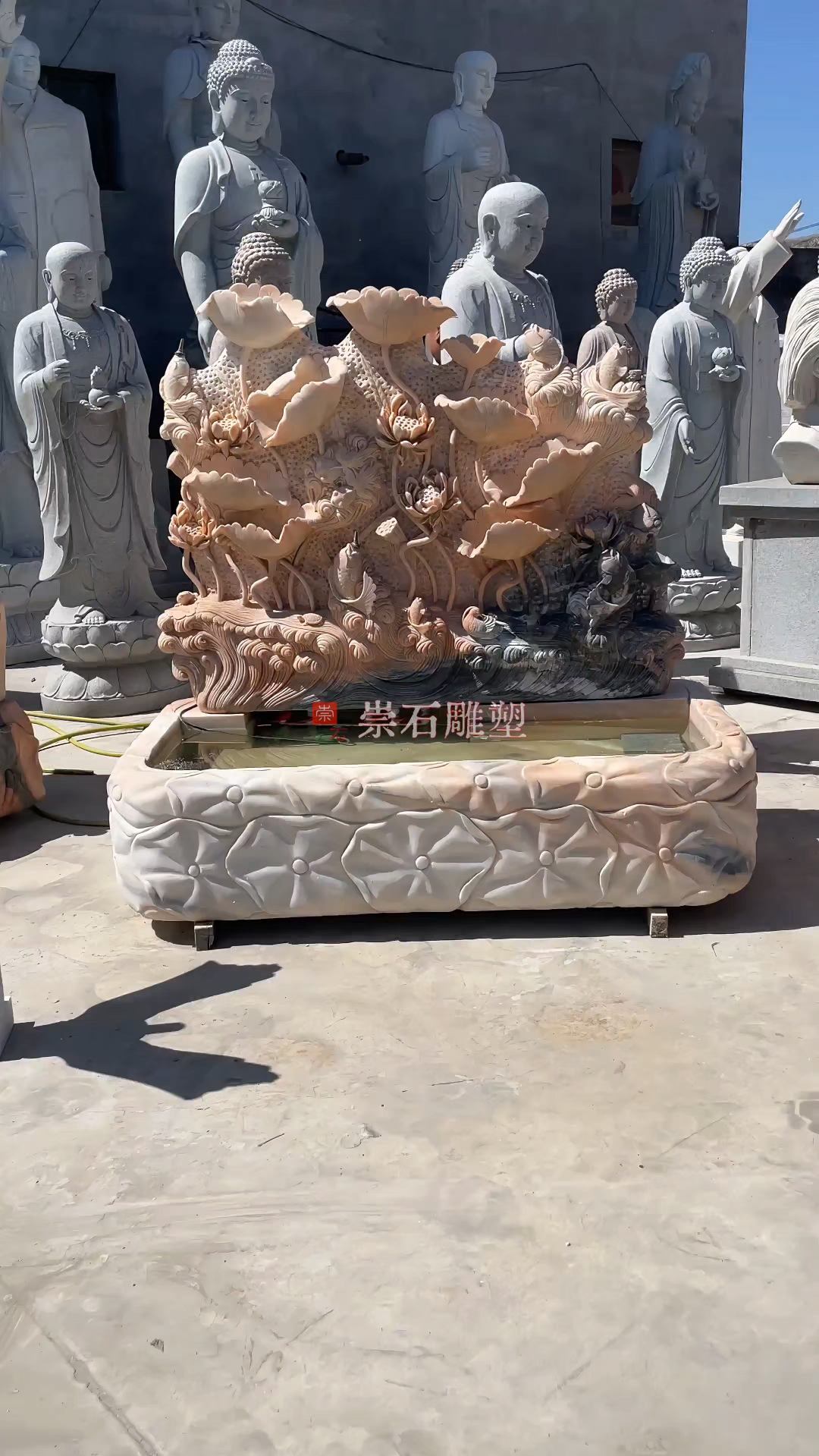 #庭院石头鱼缸 #石雕鱼缸摆件 #石缸