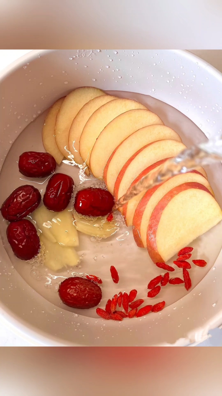 一位老中医透露的八种养生汤做法每天喝一杯身体棒棒的