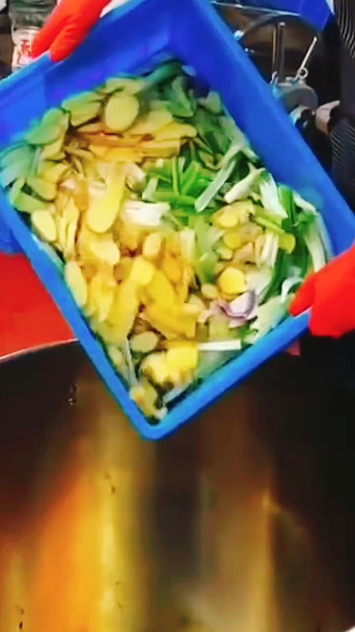 想学兰州牛肉面炸辣椒油教程的评论区留言