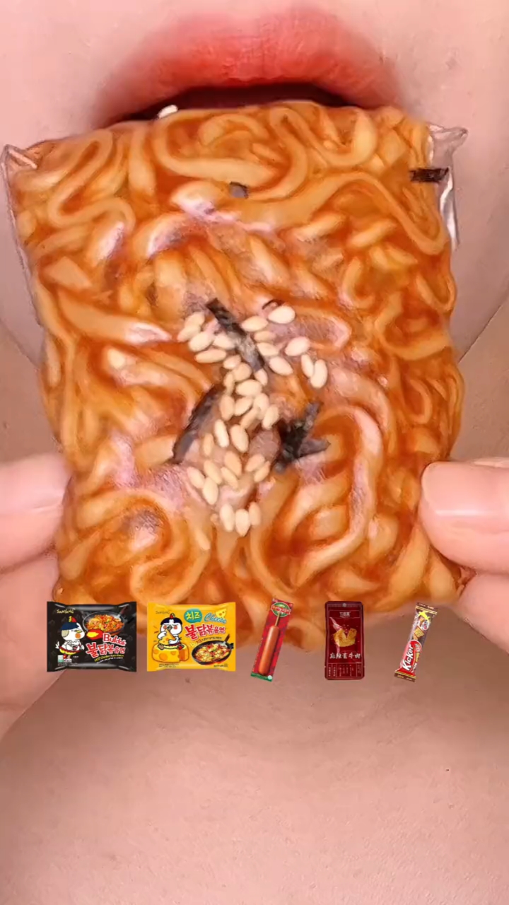 火鸡面+脆骨肠+鱼豆腐+巧克力饼干