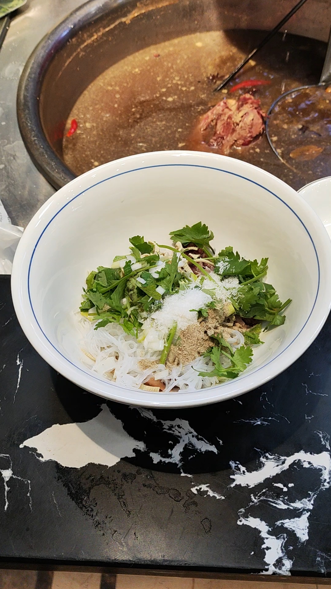 今天来田园路上喝个驴肉汤,真的很鲜