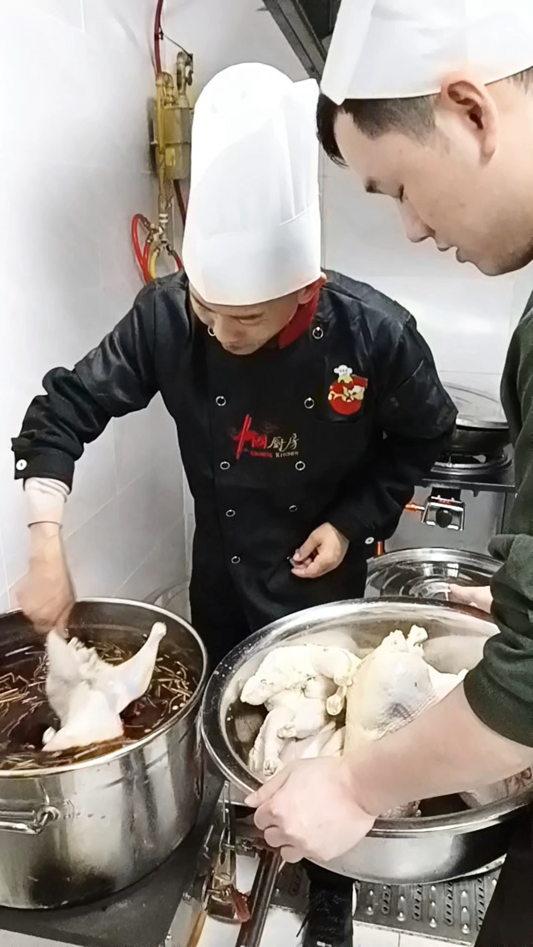 四川绵阳五酝滋卤菜培训,徒弟亲自动手实操制作麻椒鸡技术包学会