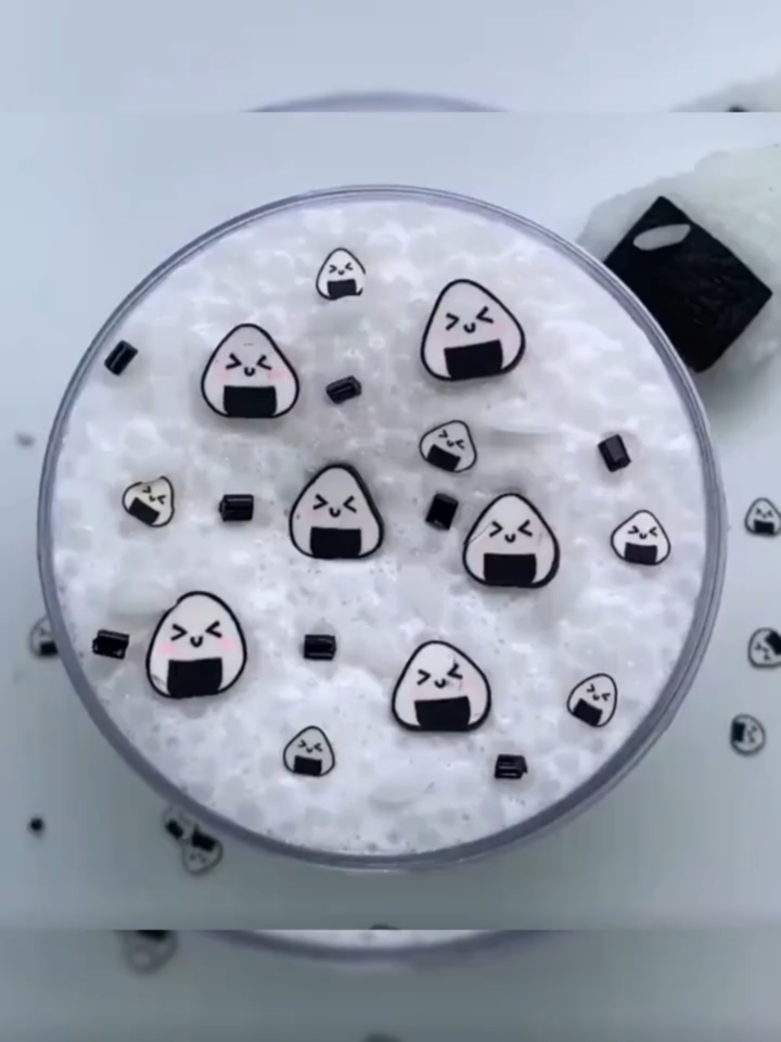 饭团素材,喜欢点赞就可拿。