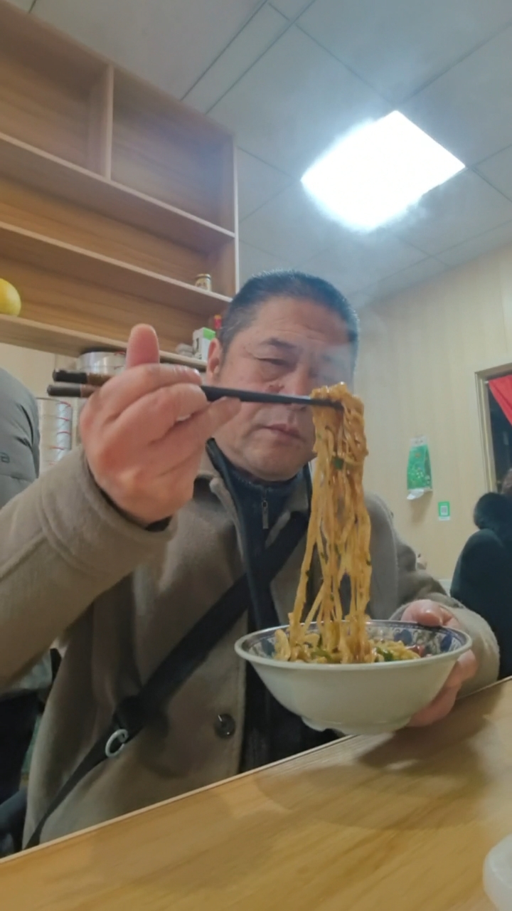 大冬天的,葱油拌面来一碗
