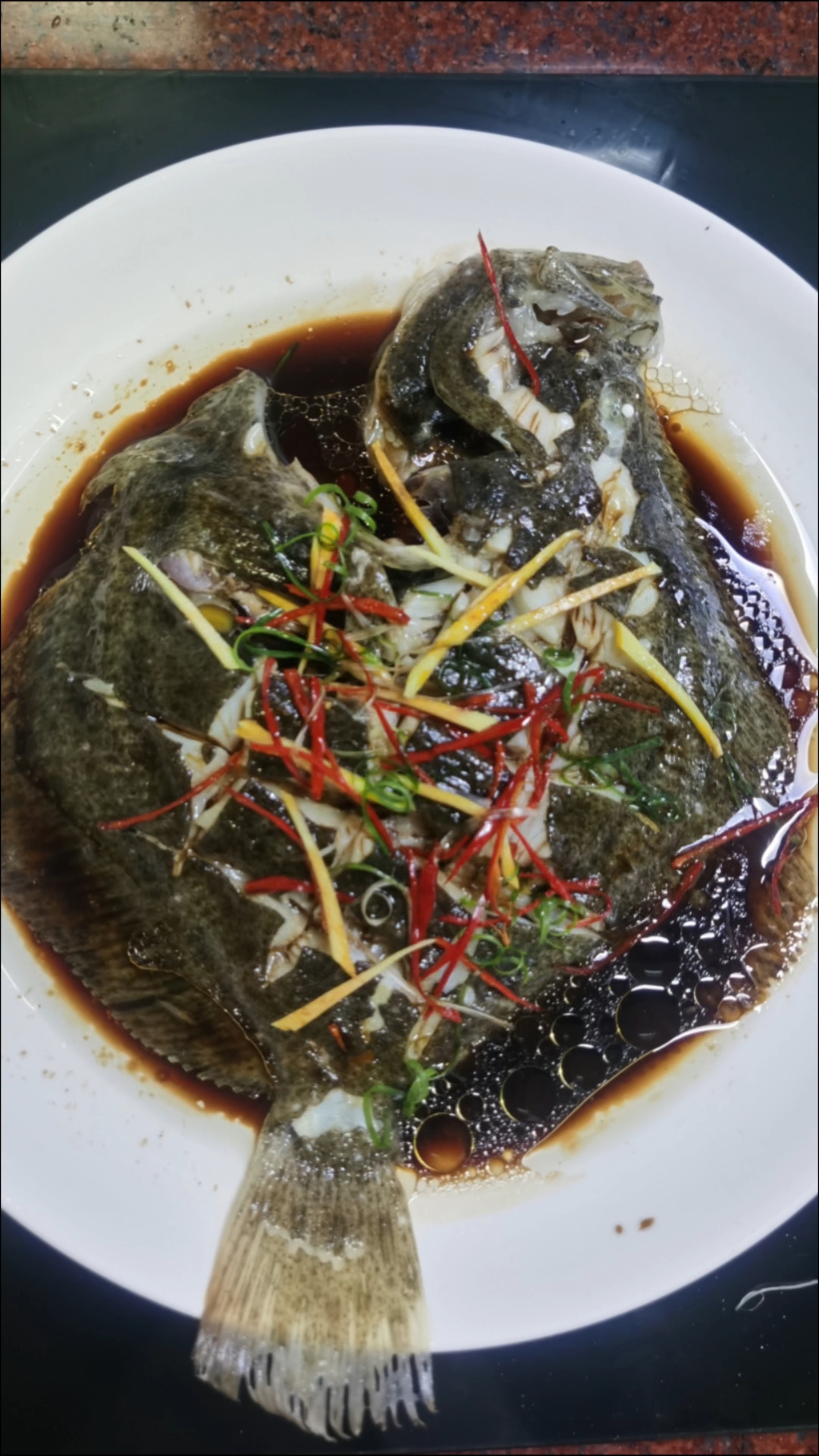 清蒸多宝鱼，肉质鲜嫩，特别适合家里老人和小孩吃