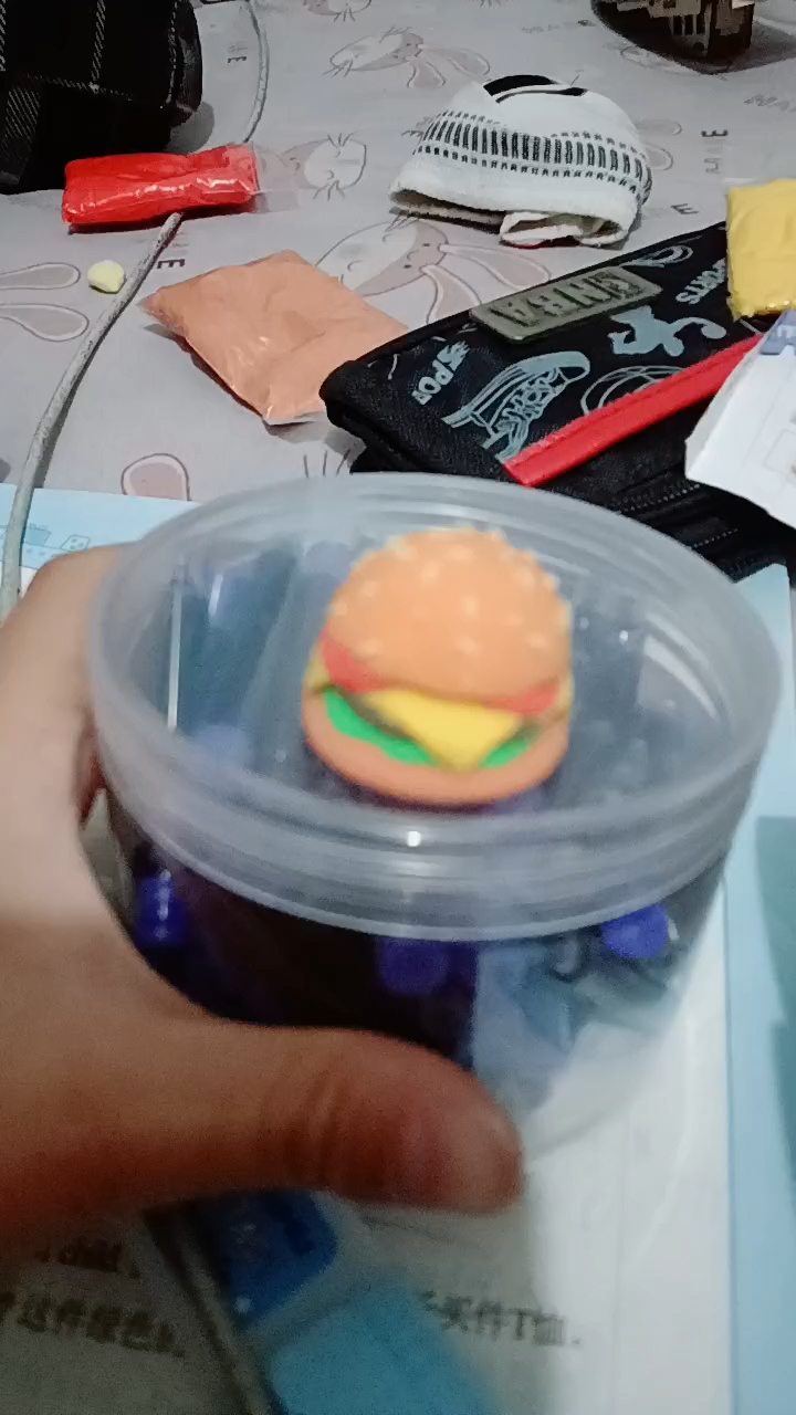 老八秘制小汉堡好看吧!