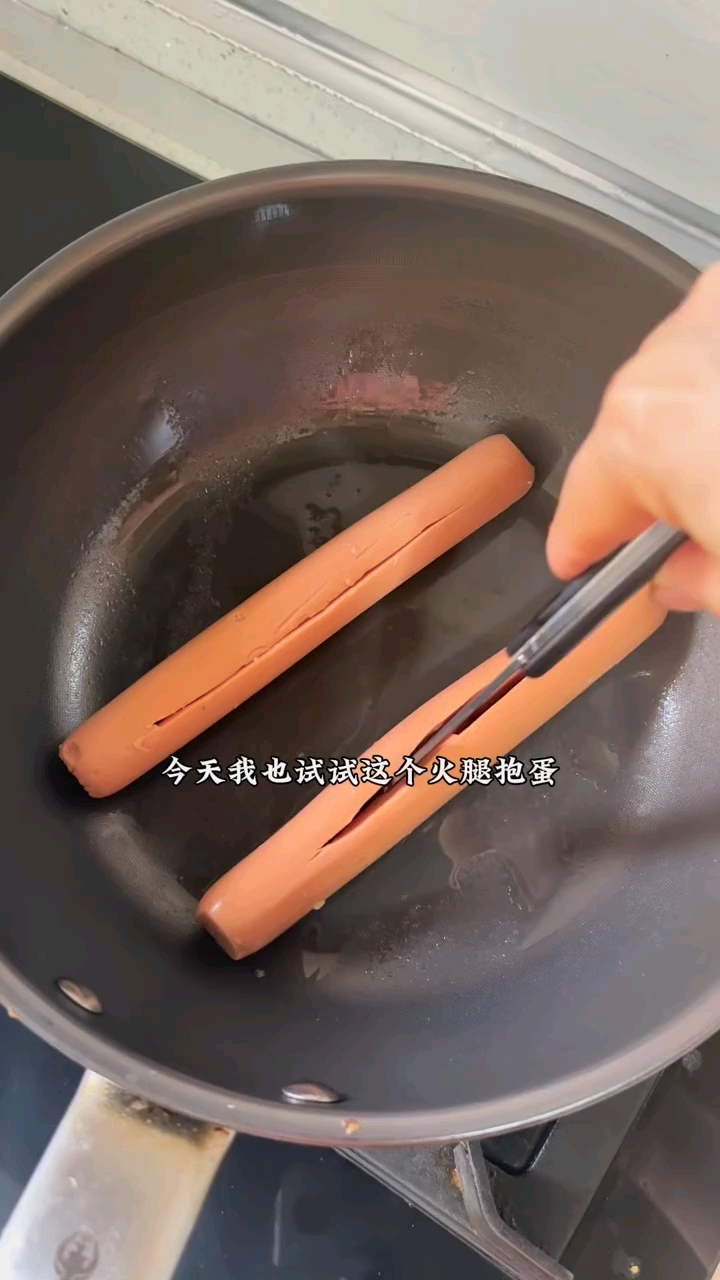 别再吃普通煎蛋啦!试试火腿抱蛋新花样||当鲜嫩的鸡蛋紧紧被火