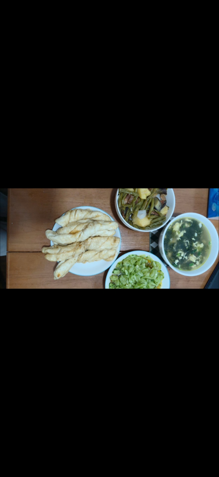 记录生活记录真实生活 #没做过豆角土豆茄子蒸长花卷 第一次做，再做个凉拌黄瓜， 紫菜虾米鸡
