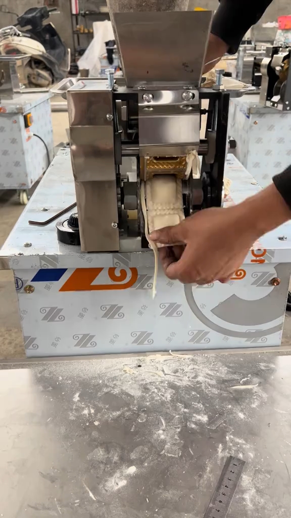 面点饺子自动成型机，看着真好看～