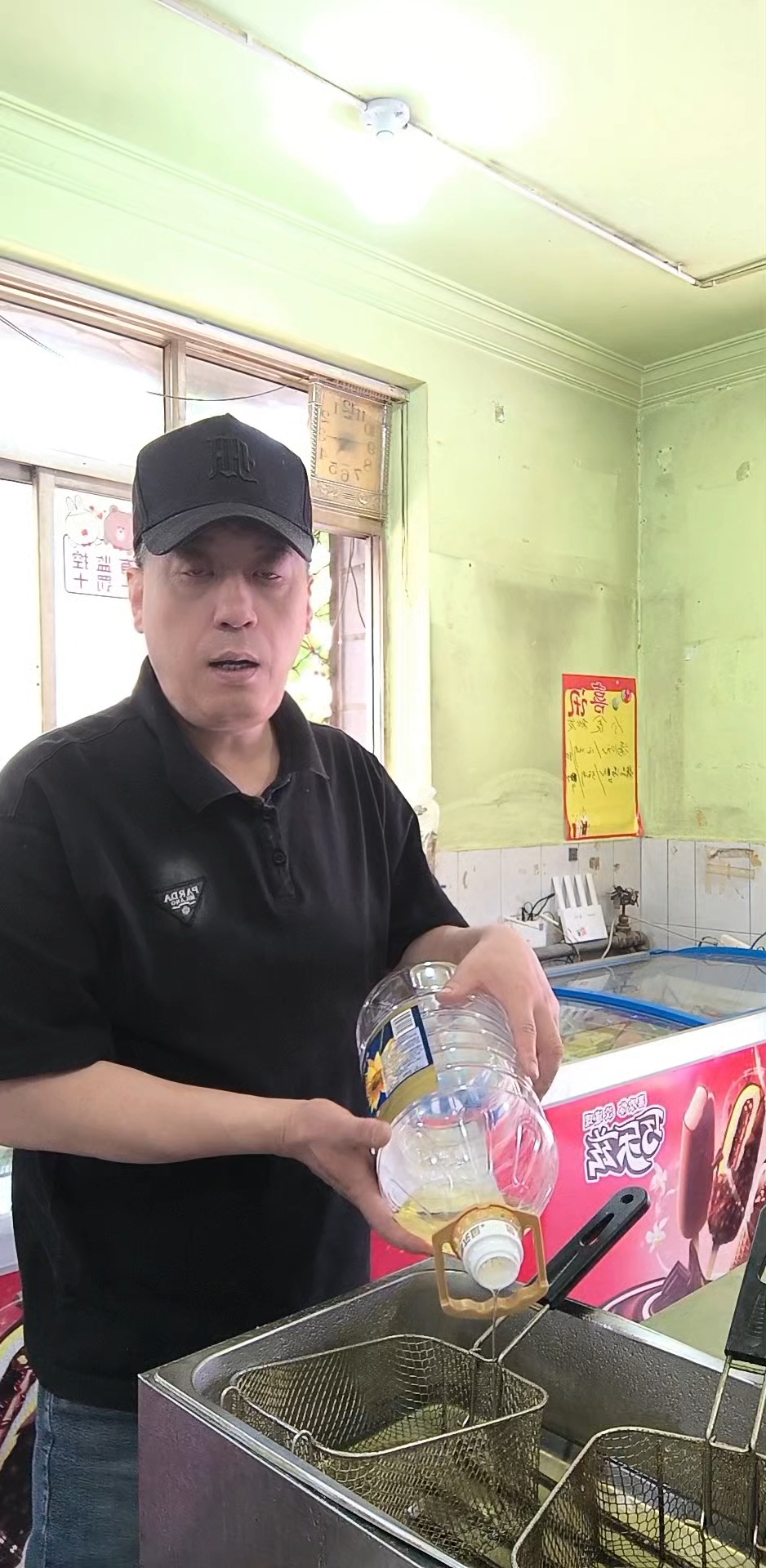 老式油炸臭豆腐。童年的回忆,老式做法。大人小孩吃个健康。