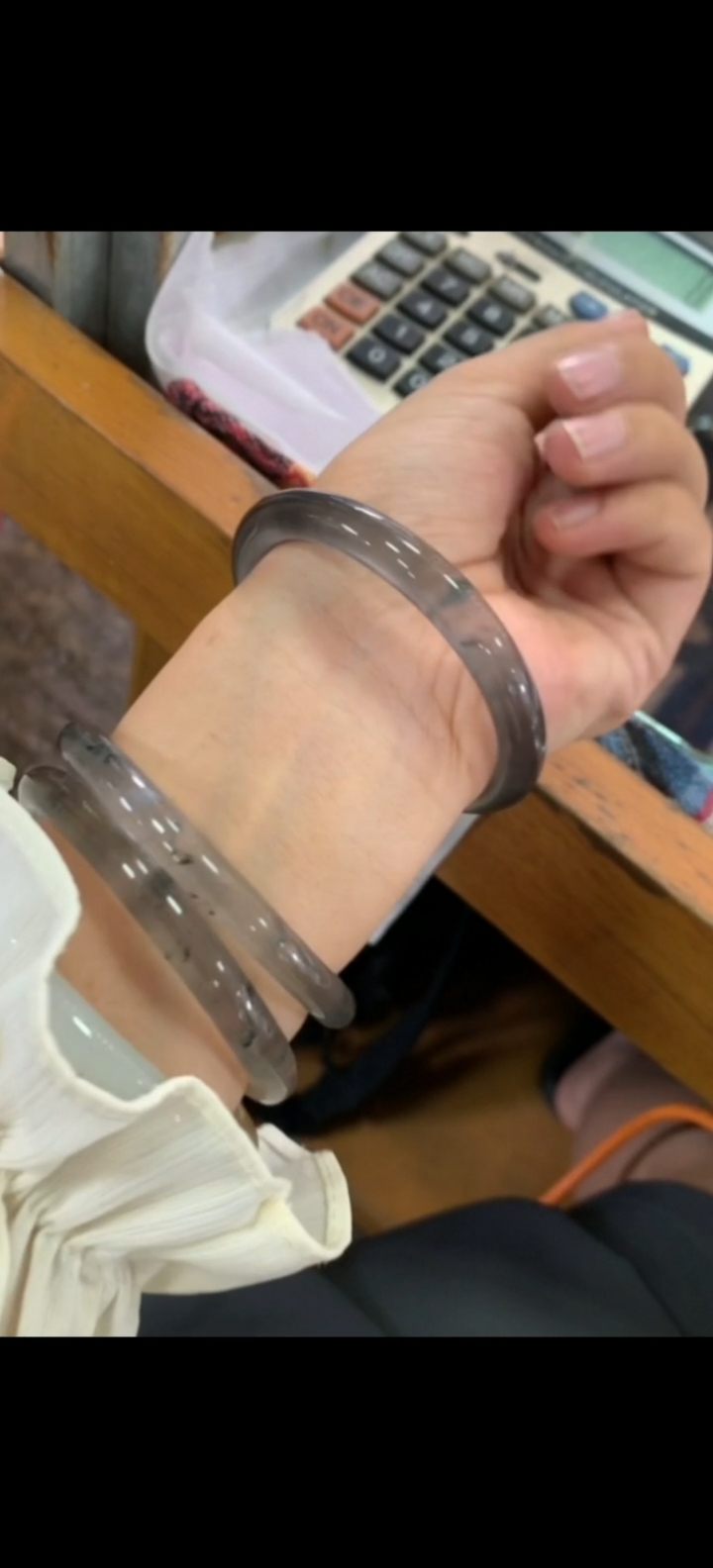 黑钢乌鸡圆条水沫叮当镯,请欣赏