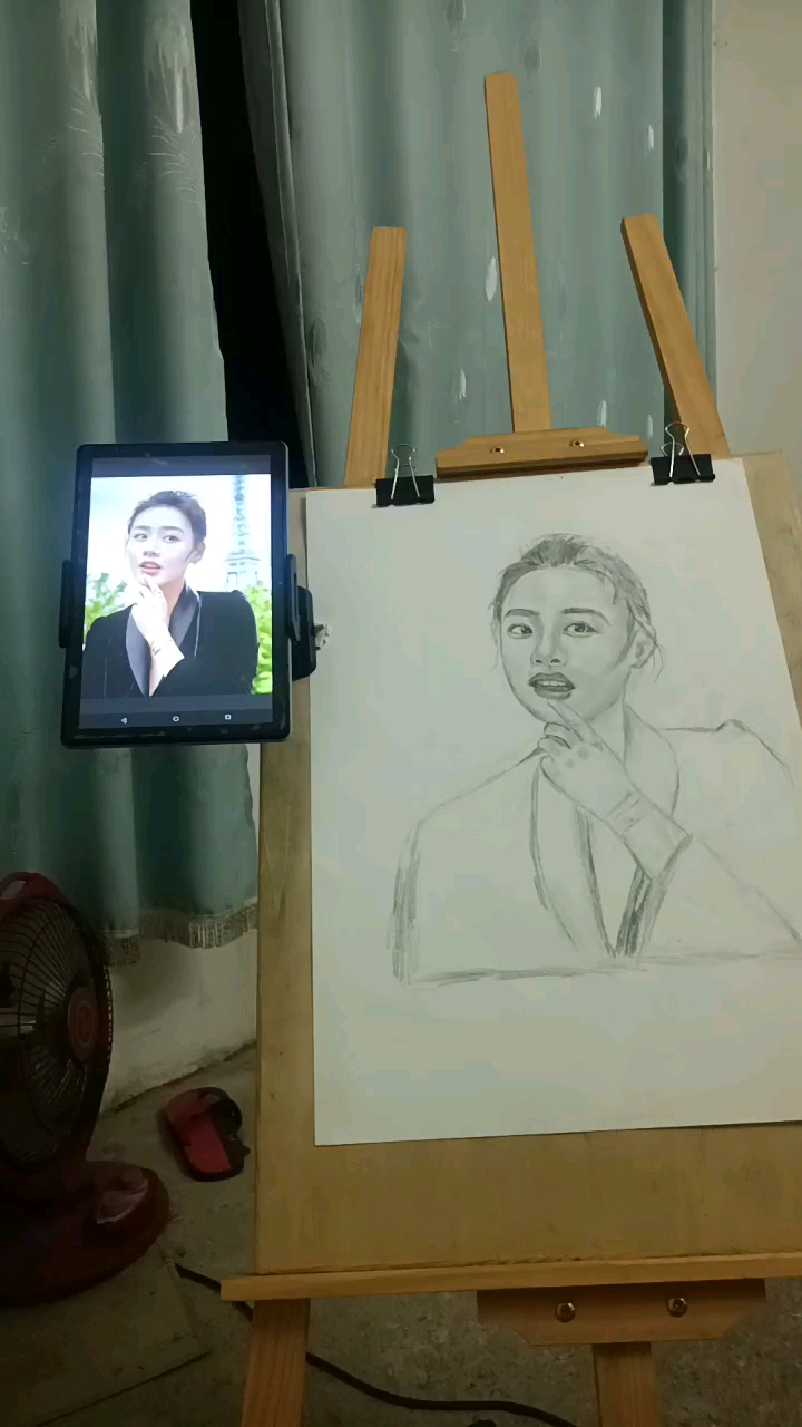 画素描美女