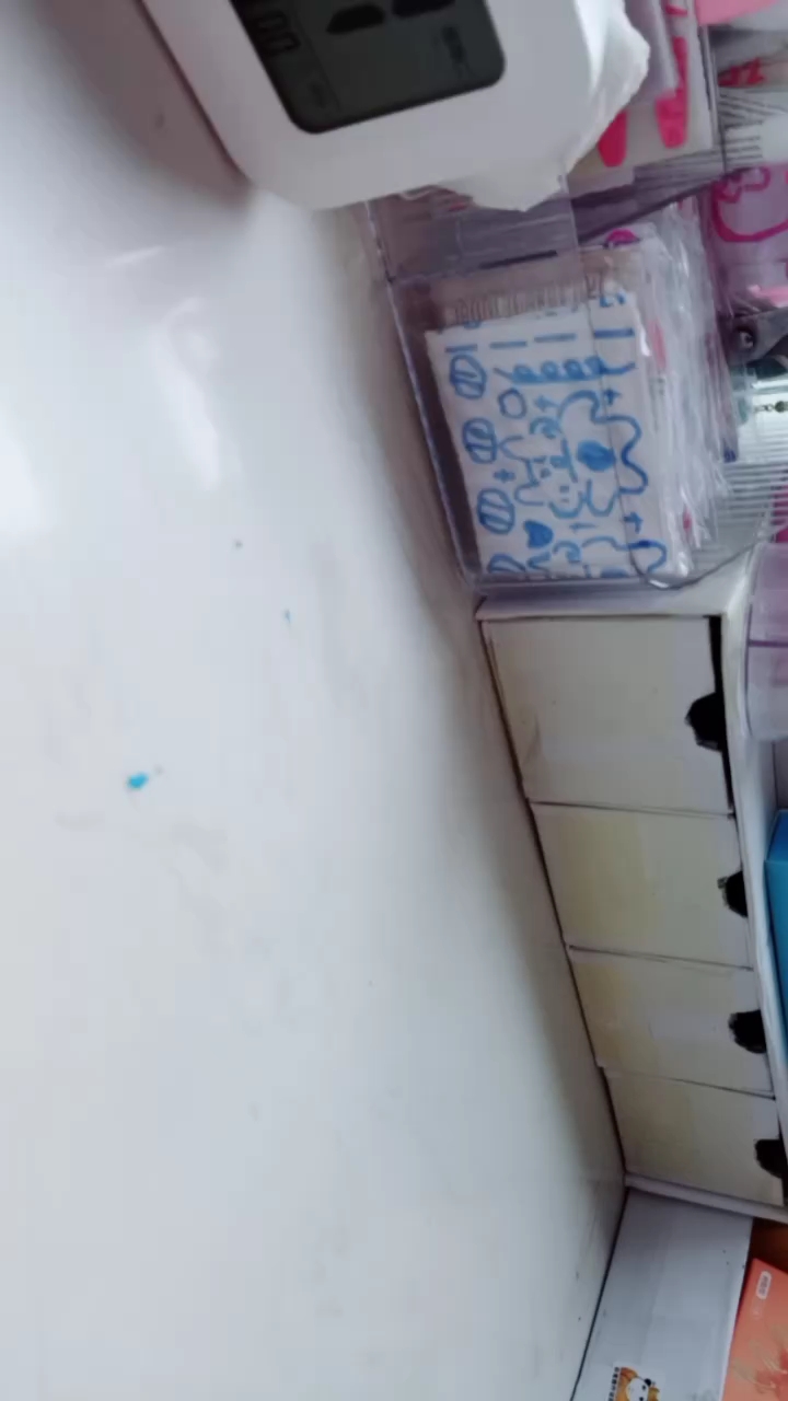 今天买了好吃的曲奇饼干
