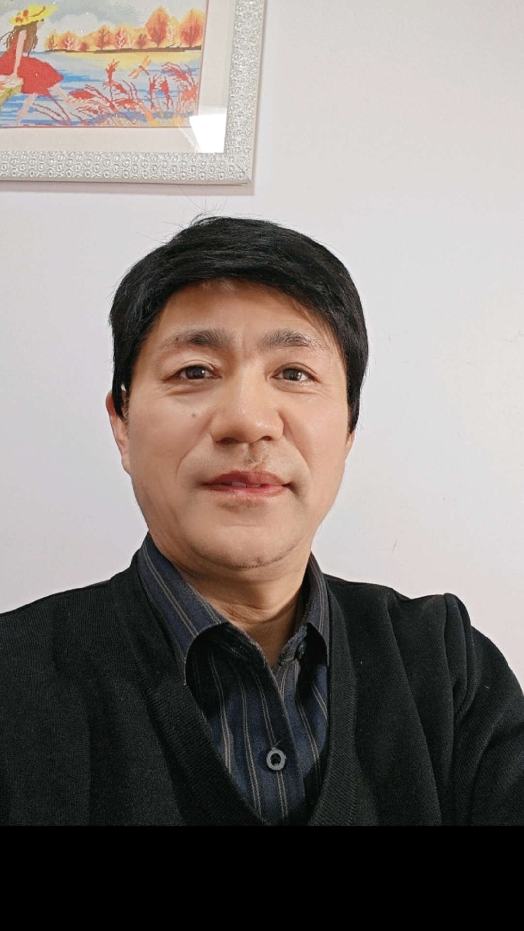 从事一线英语教学33年，送过20届高三毕业班，任高三班主任18届