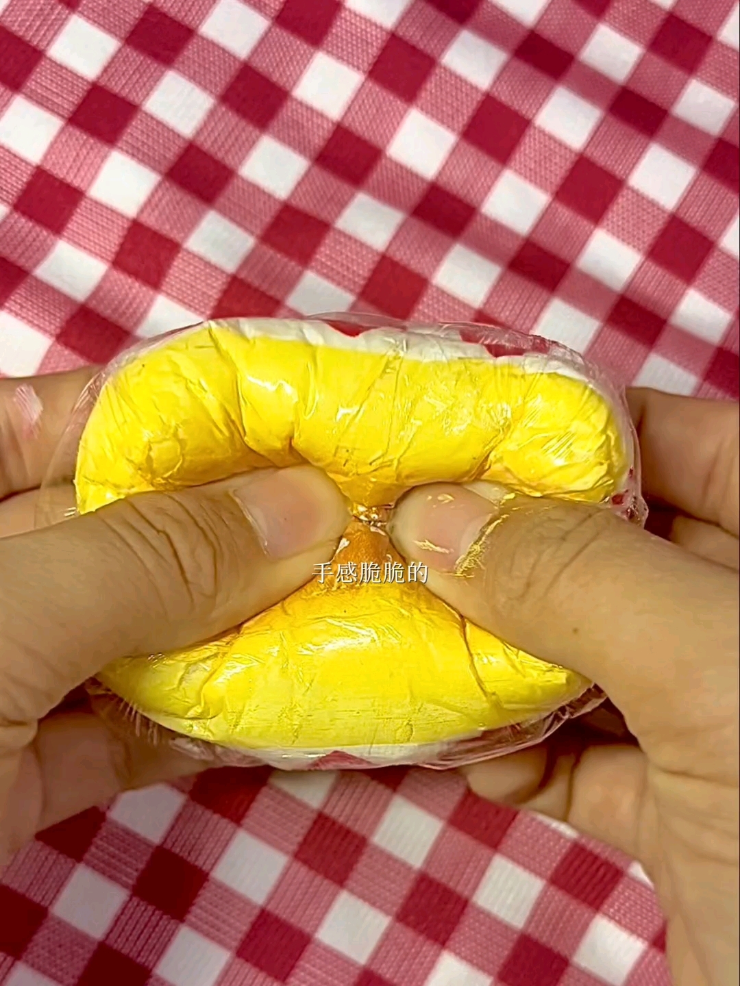 好诱人的焦糖草莓奶油蛋糕ovo