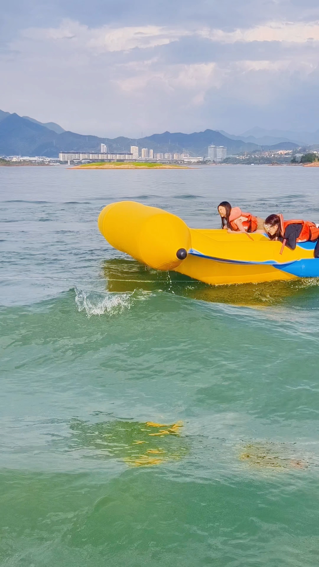 千岛湖欢乐水世界大飞鱼