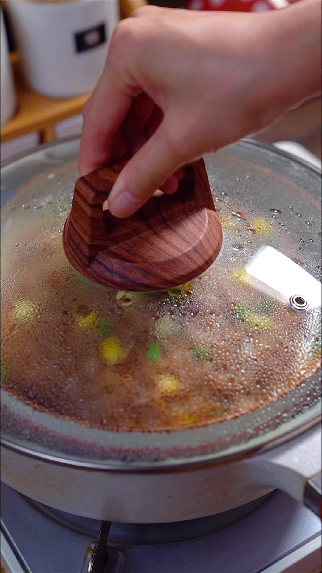 广东人都爱吃的莲藕蒸肉饼,做法简单