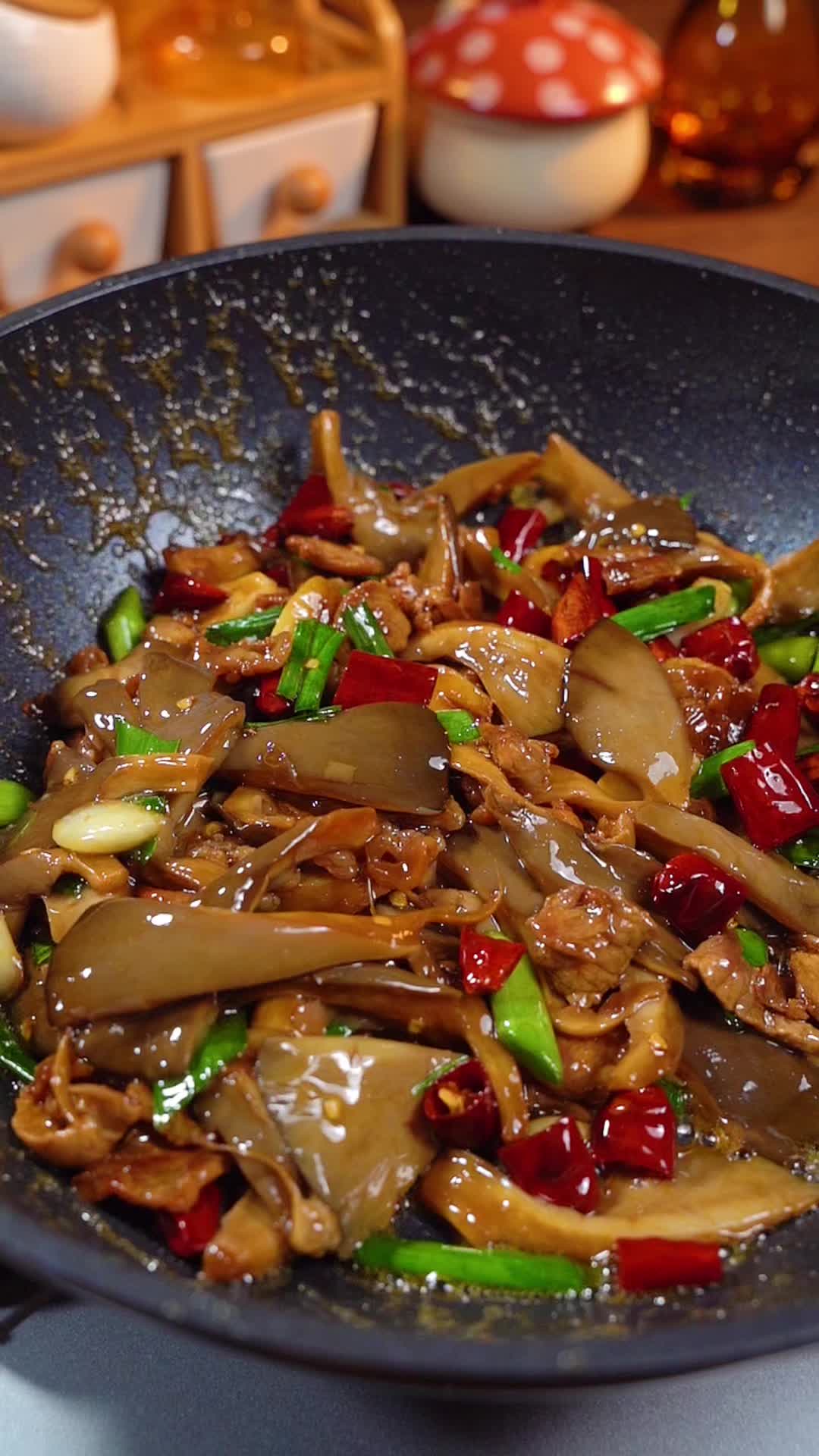 蘑菇炒肉