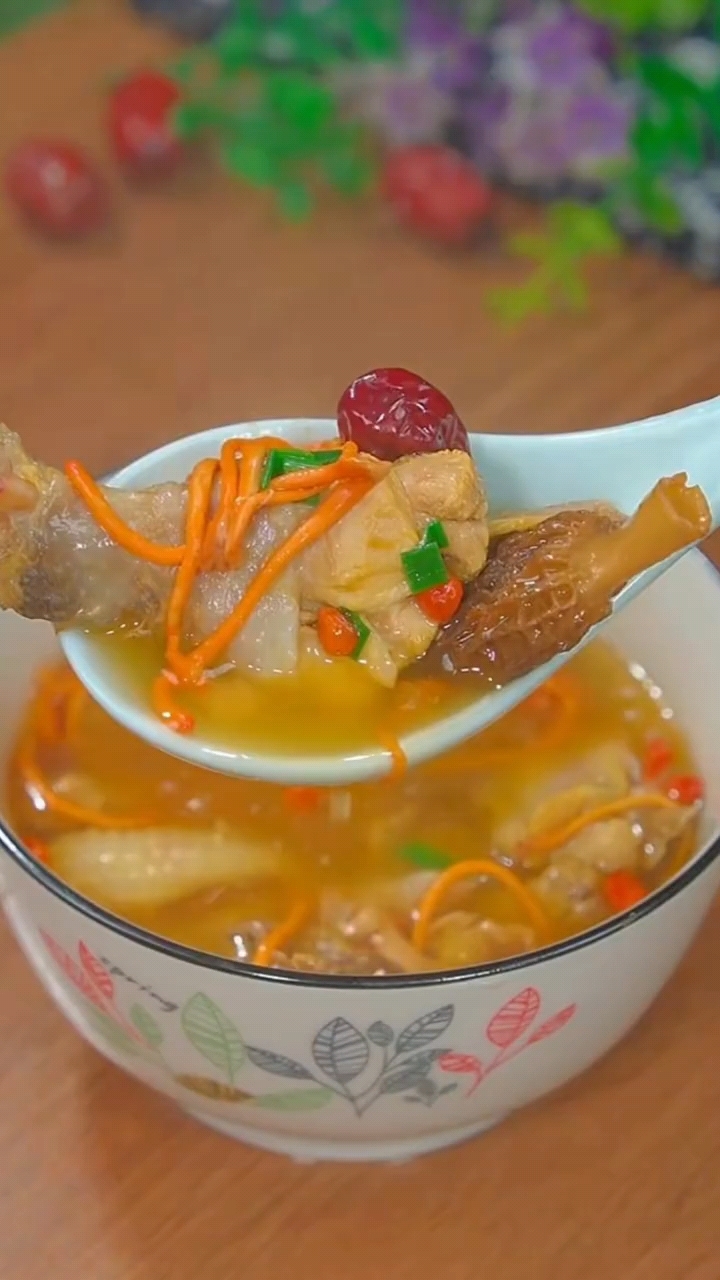 这个夏天,一定要多喝汤,这几道营养又鲜美的清汤安排了