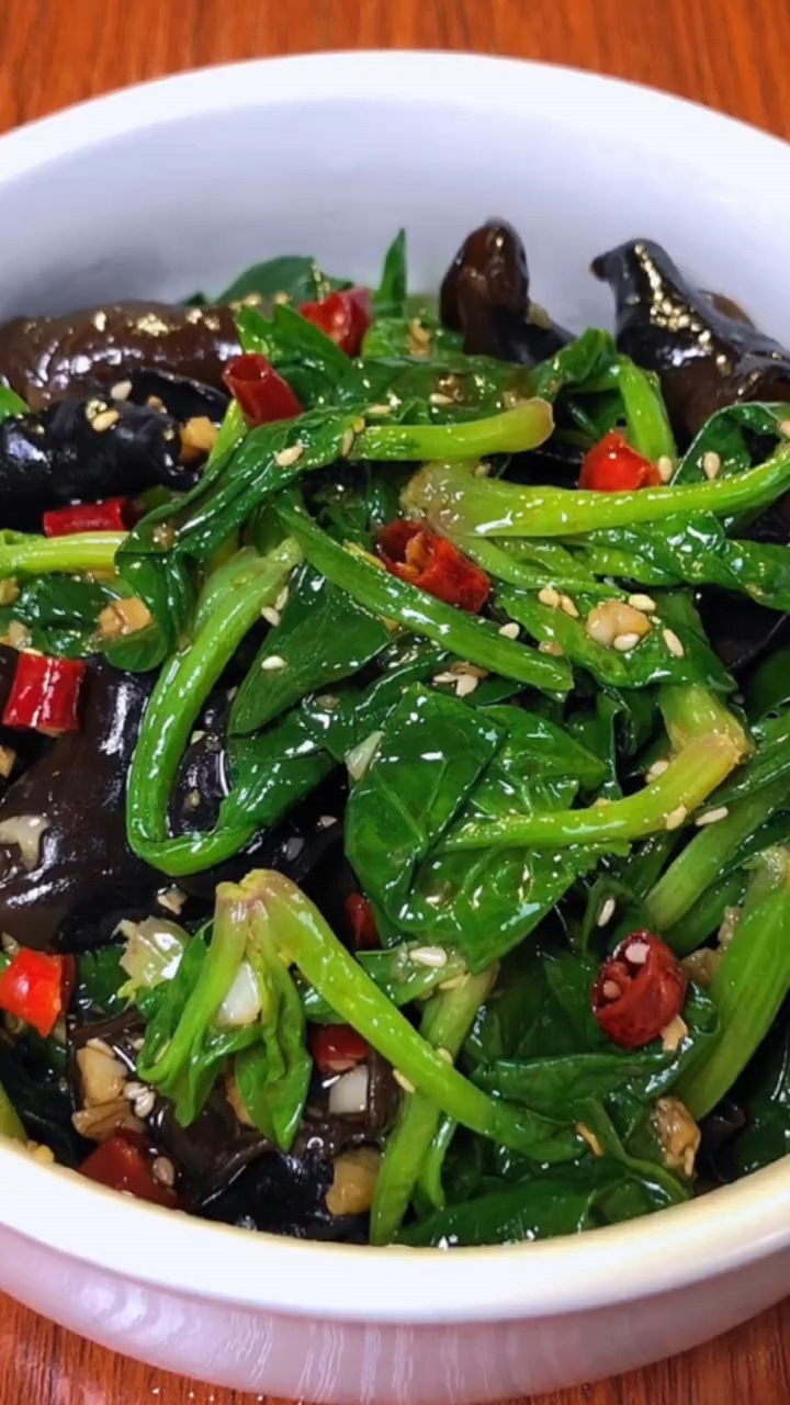 适合凉拌菜的绿叶蔬菜做起来吧,素菜的各种做法