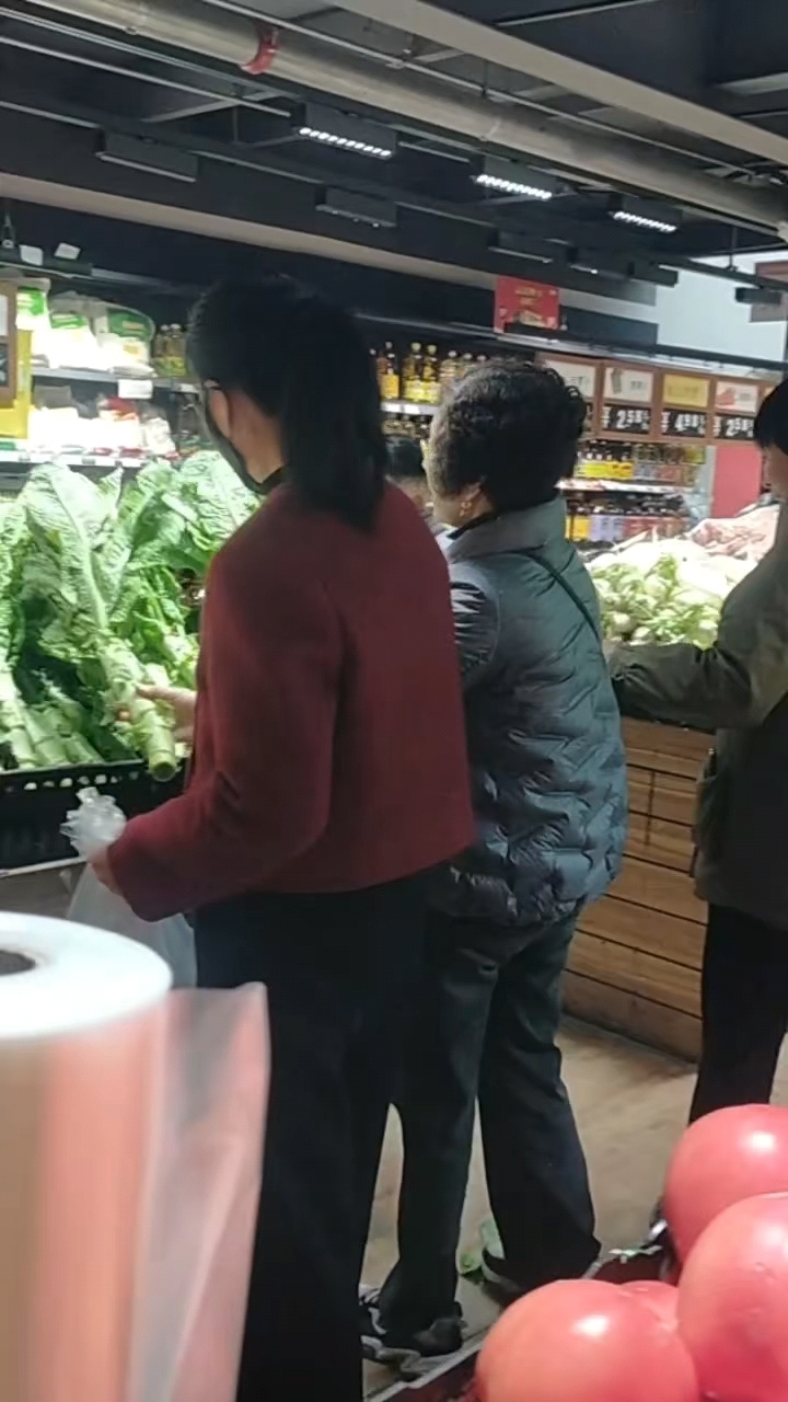 超市新鲜蔬菜!