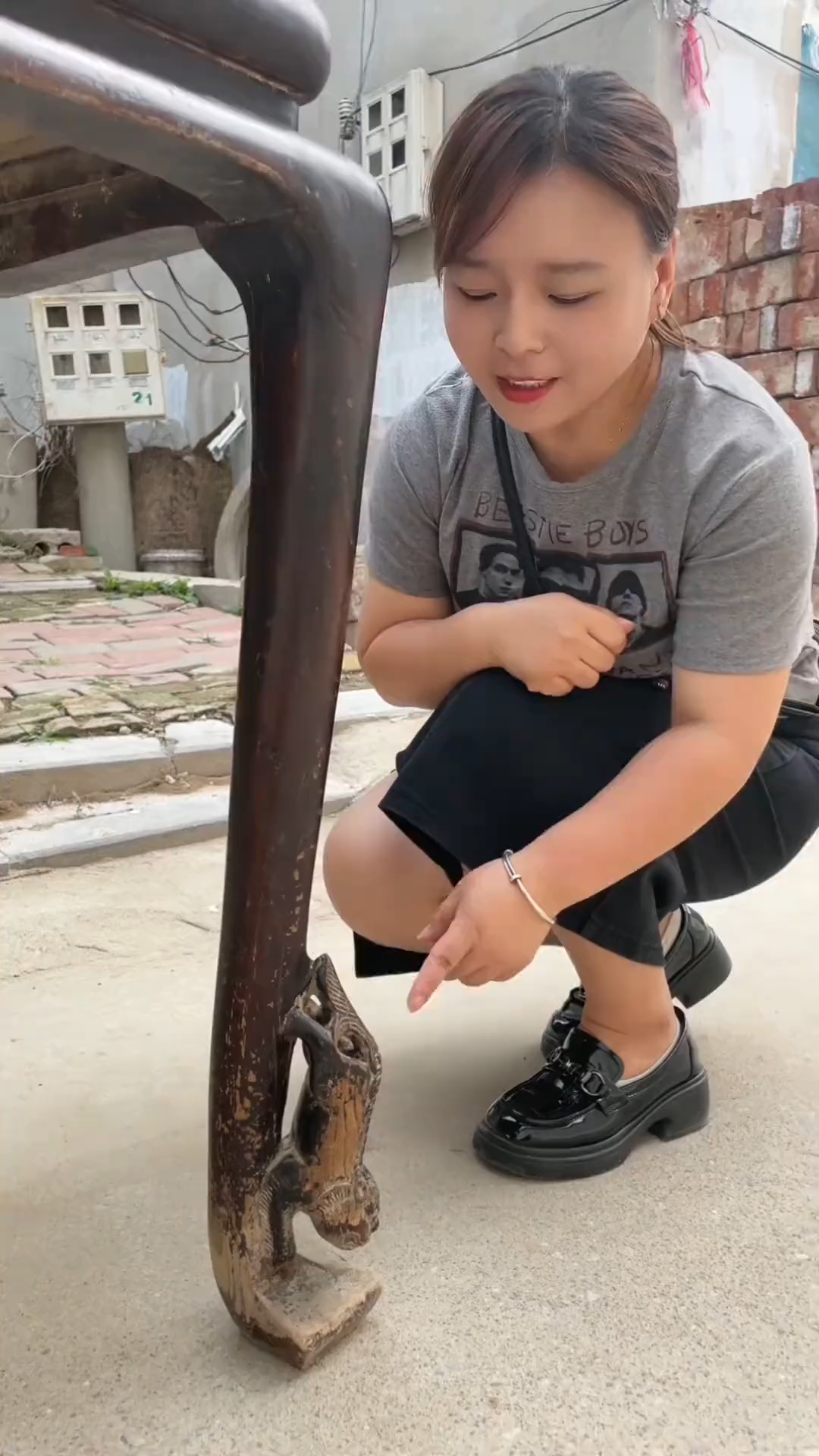 这个画案很特别