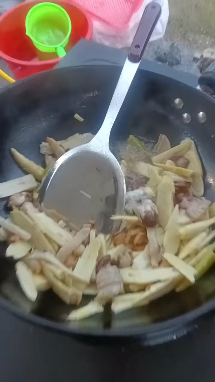 人间的烟火气路边小吃摊