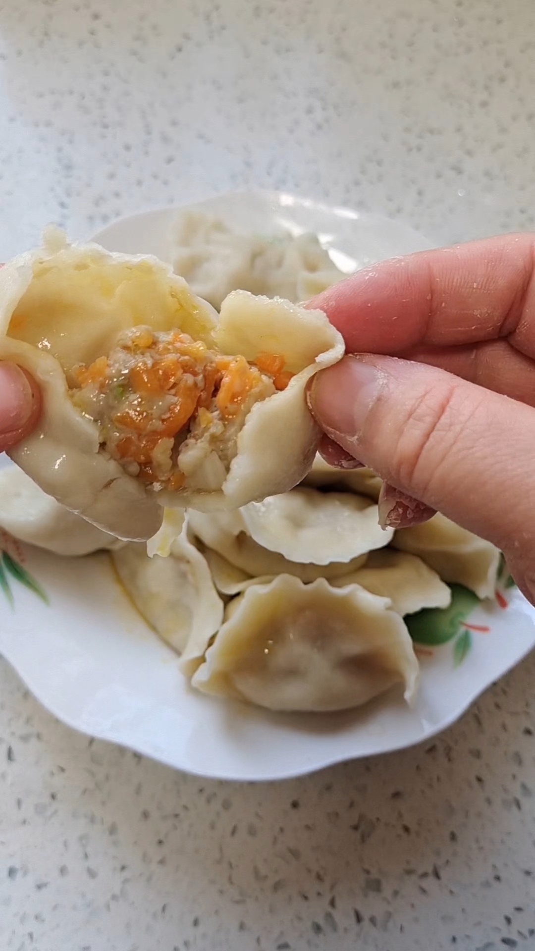 胡萝卜羊肉馅饺子,鲜嫩多汁,薄皮大馅