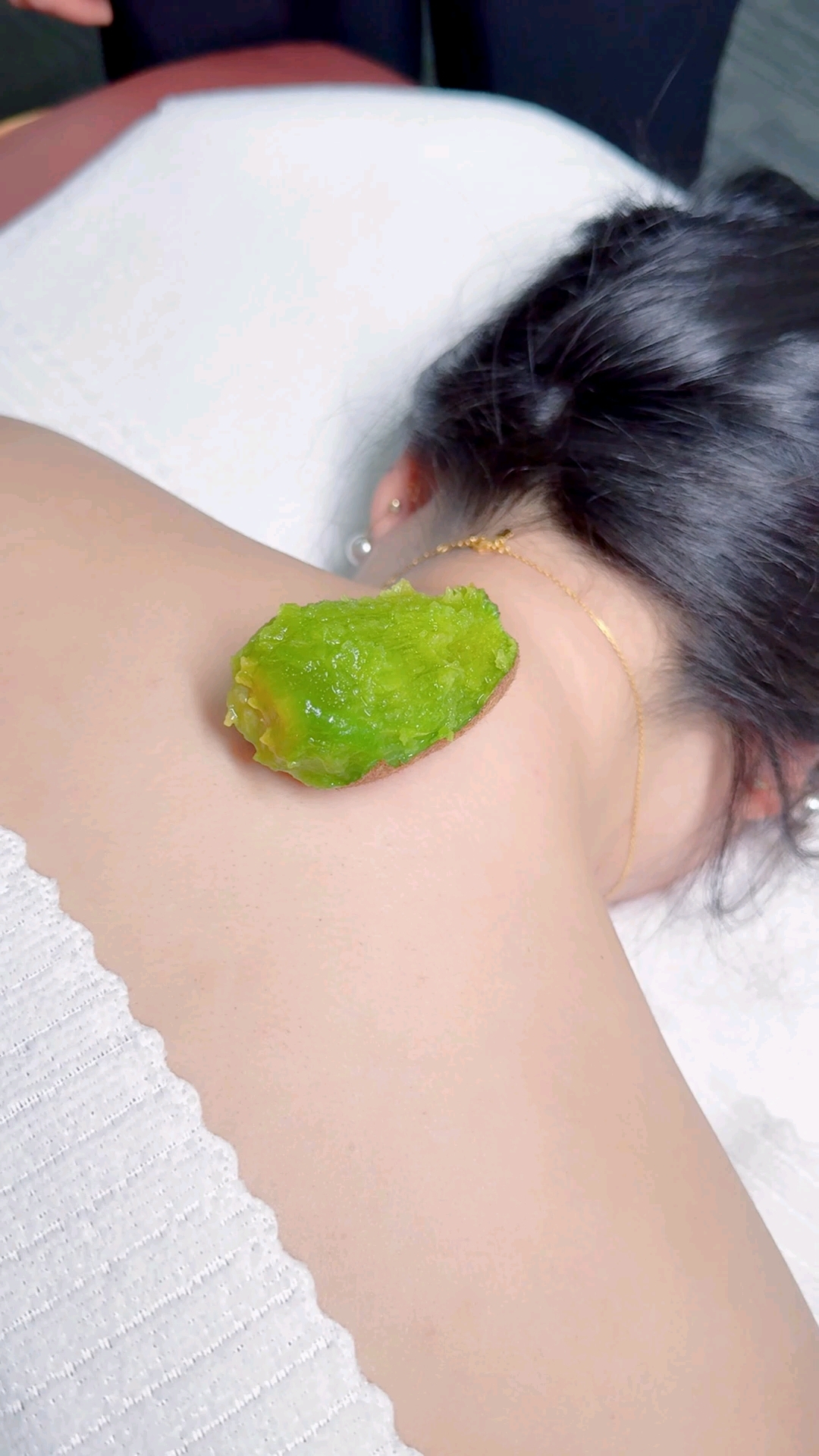 摩摩鱼到家按摩，教你怎么消除富贵包。