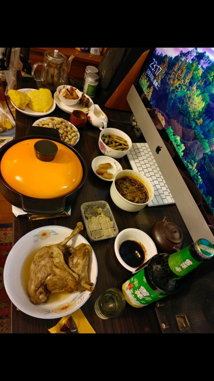 砂锅 鸭腿 炒花生 玉米饼子 第一场雪 感恩惜福 主佑平安
