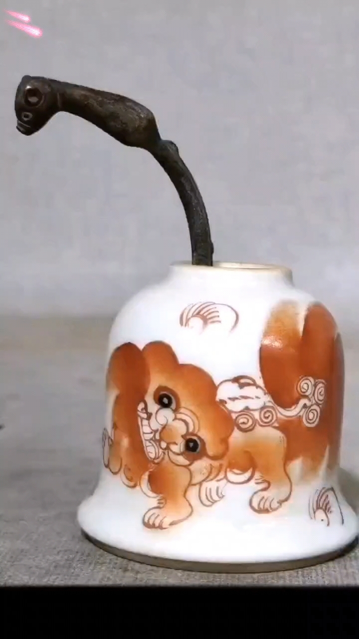 古玩瓷器铜勺狮子水丞，绘画细致漂亮，老包浆铜兽头勺，水呈高5
