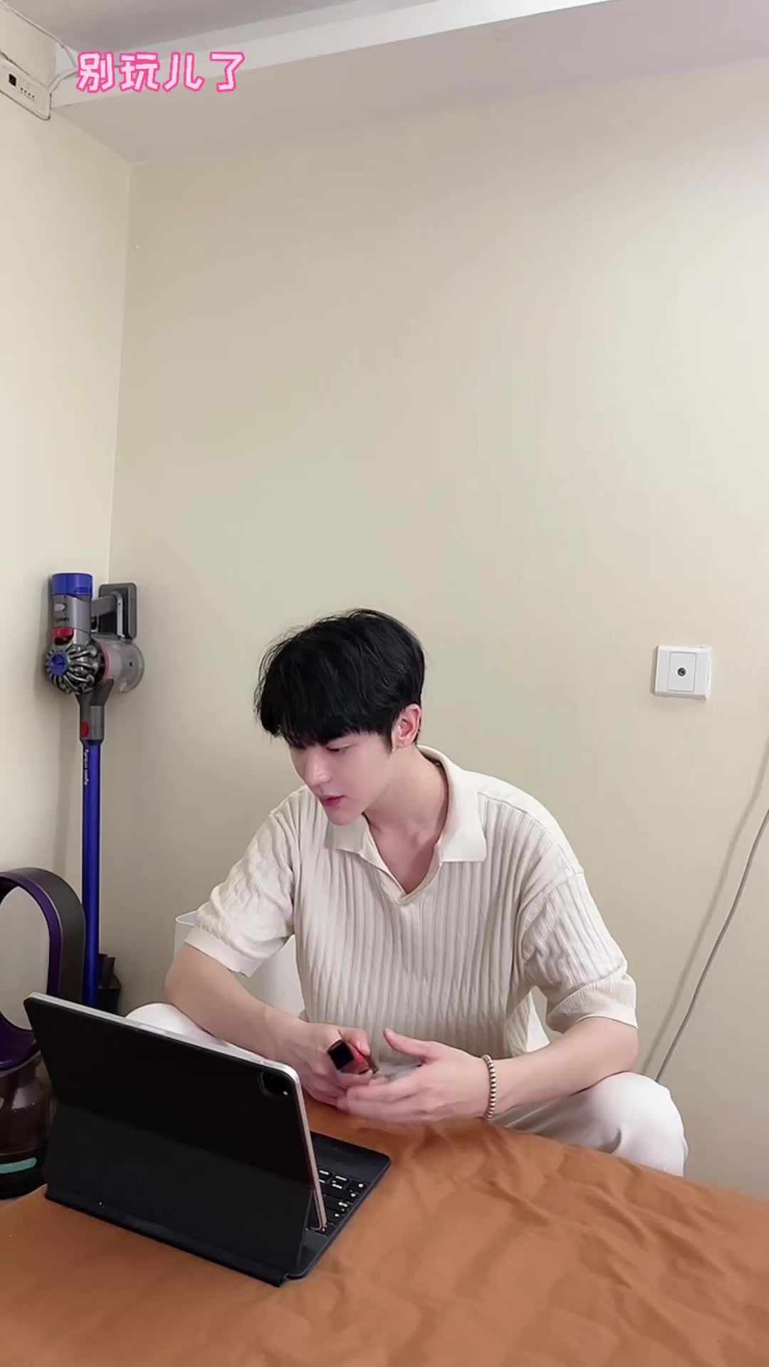 最近超火的歌曲《骁》来啦～