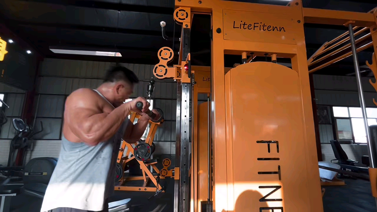 超级麒麟臂肌肉猛男